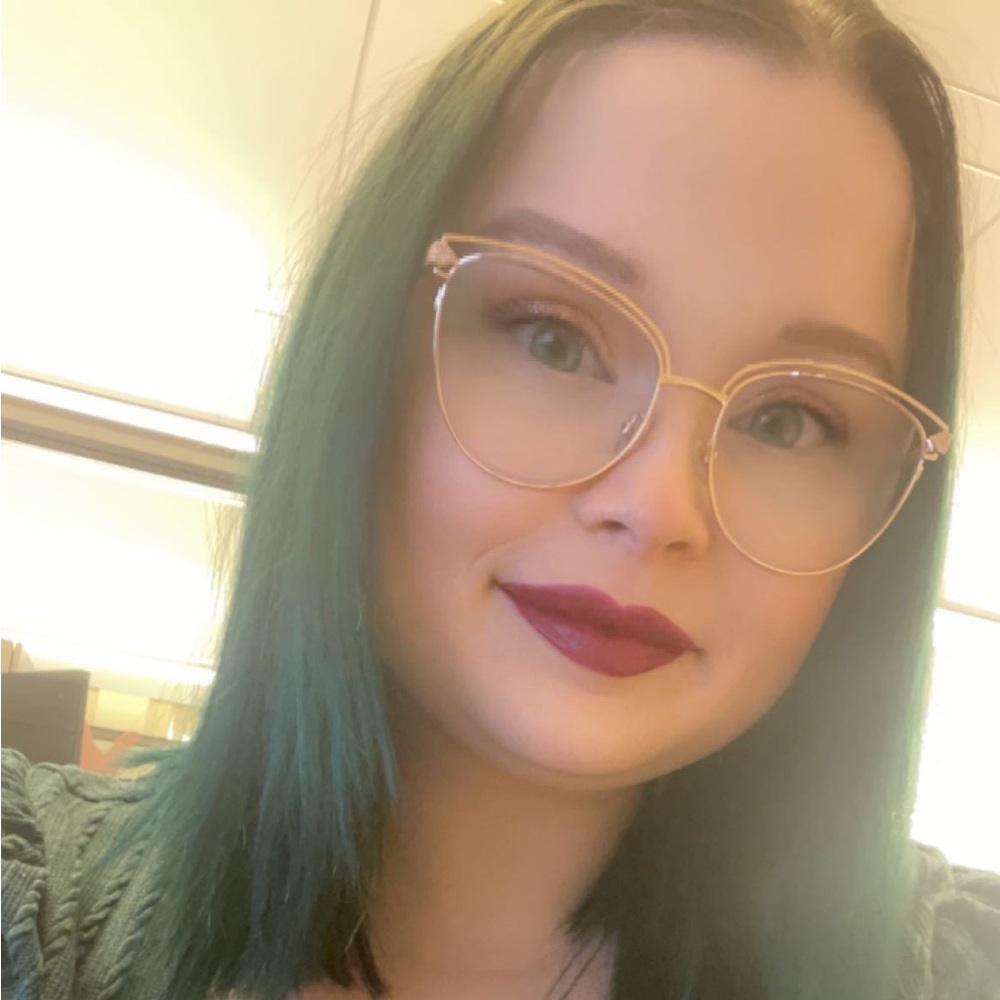 Meet your Posher, Julie